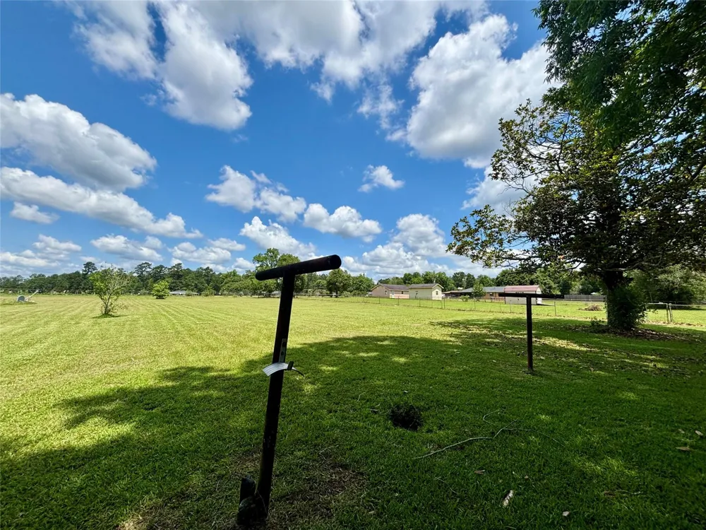 9434 Us Highway 69 S Warren, TX 77664