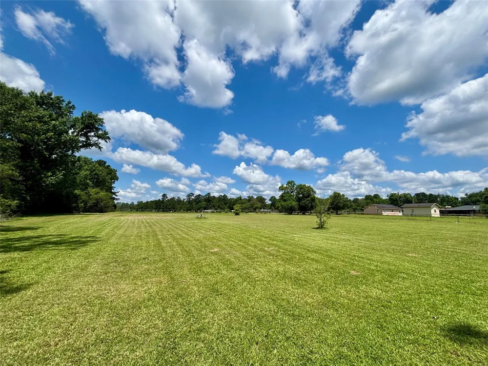 9434 Us Highway 69 S Warren, TX 77664