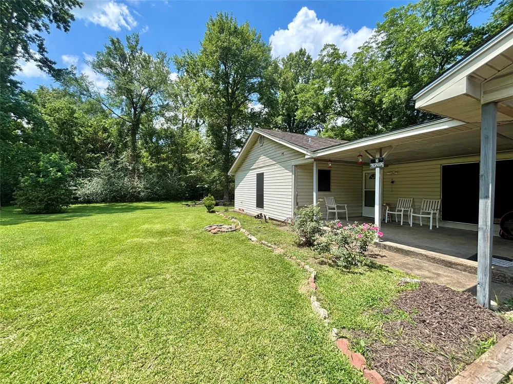 9434 Us Highway 69 S Warren, TX 77664