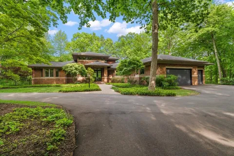 4166 Mystic Oak Court NE