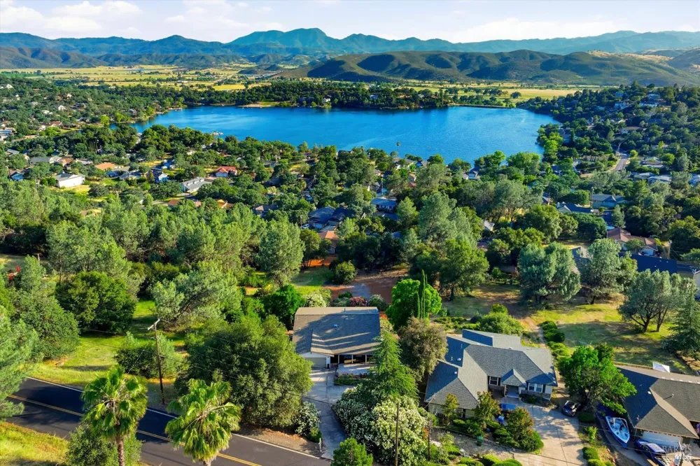 17432 Greenridge Road Hidden Valley Lake, CA 95467