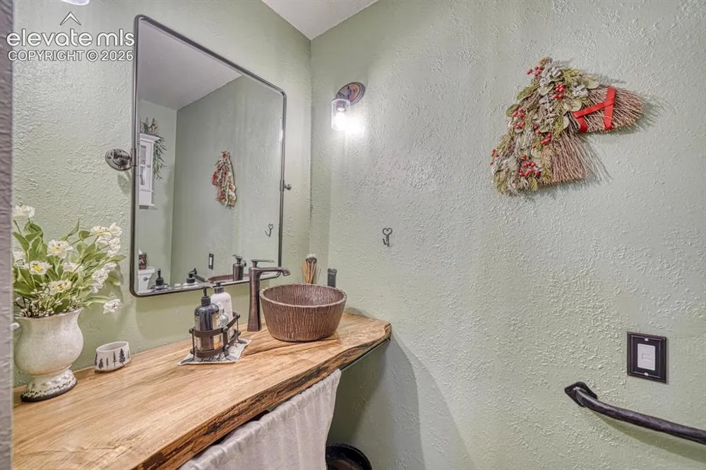 4701 County Road 323 Westcliffe, CO 81252