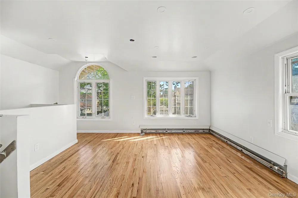 23005 144th Avenue Springfield Gardens, NY 11413