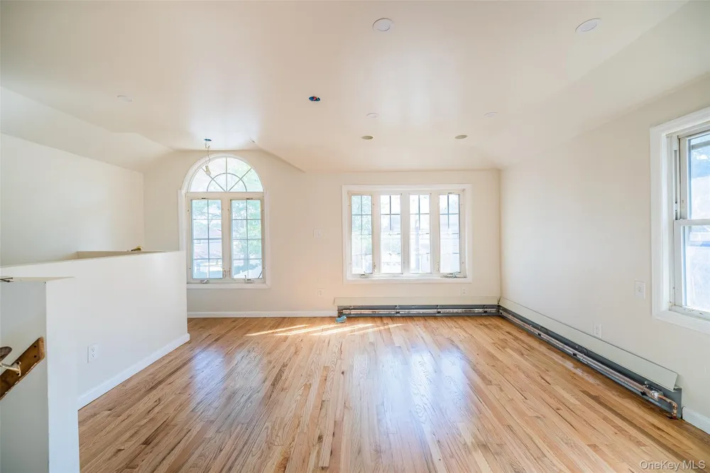 23005 144th Avenue Springfield Gardens, NY 11413