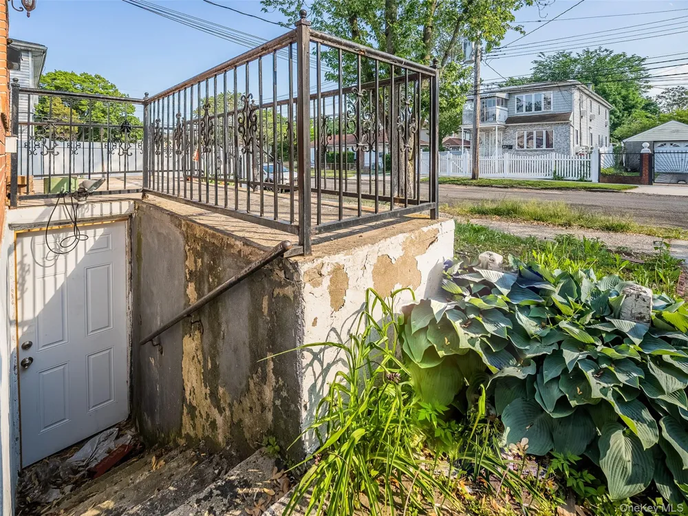 23005 144th Avenue Springfield Gardens, NY 11413