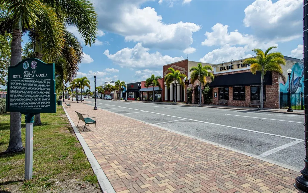 806 E MARION AVENUE Punta Gorda, FL 33950