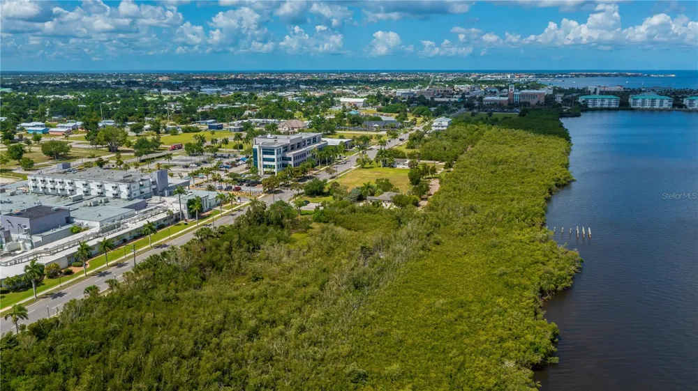 806 E MARION AVENUE Punta Gorda, FL 33950