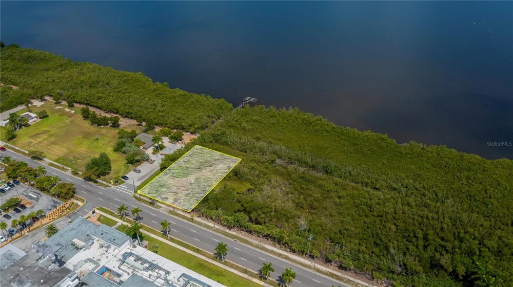 806 E MARION AVENUE Punta Gorda, FL 33950