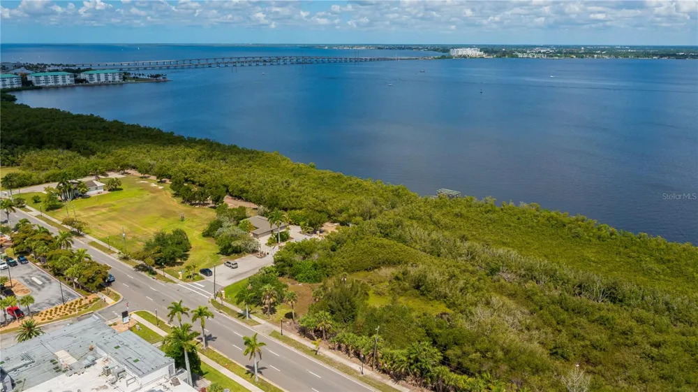 806 E MARION AVENUE Punta Gorda, FL 33950