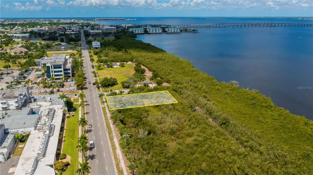 806 E MARION AVENUE Punta Gorda, FL 33950