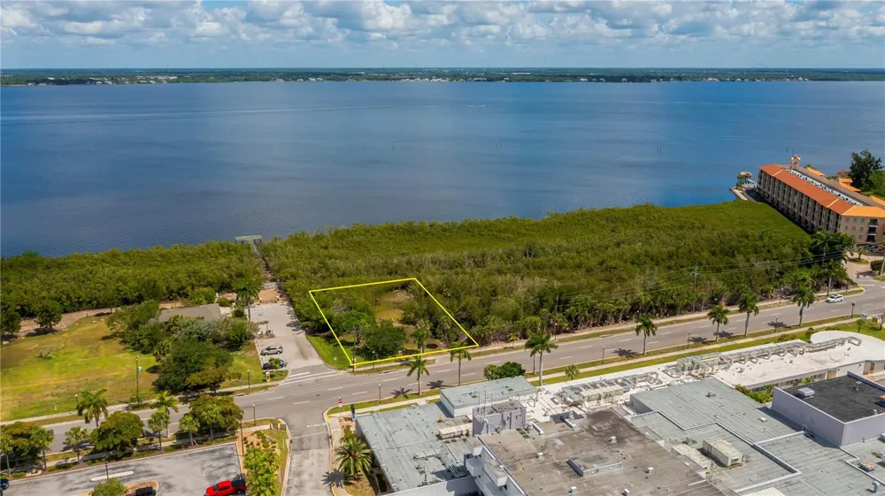 806 E MARION AVENUE Punta Gorda, FL 33950