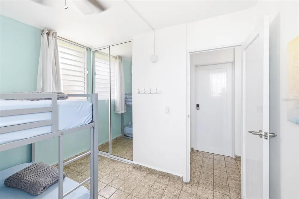 10 CALLE COVALLE GANDIA STREET #201 B Arecibo, PR 00612