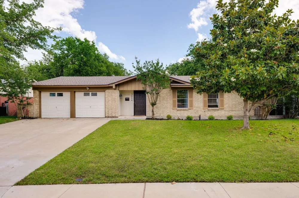2518 Hightrail Drive Carrollton, TX 75006