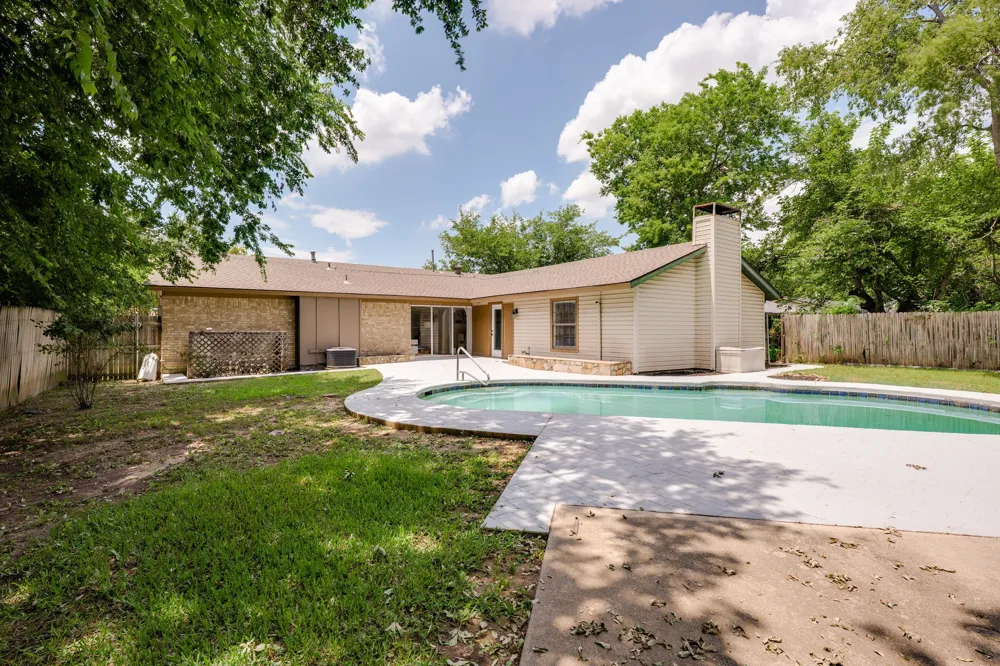 2518 Hightrail Drive Carrollton, TX 75006