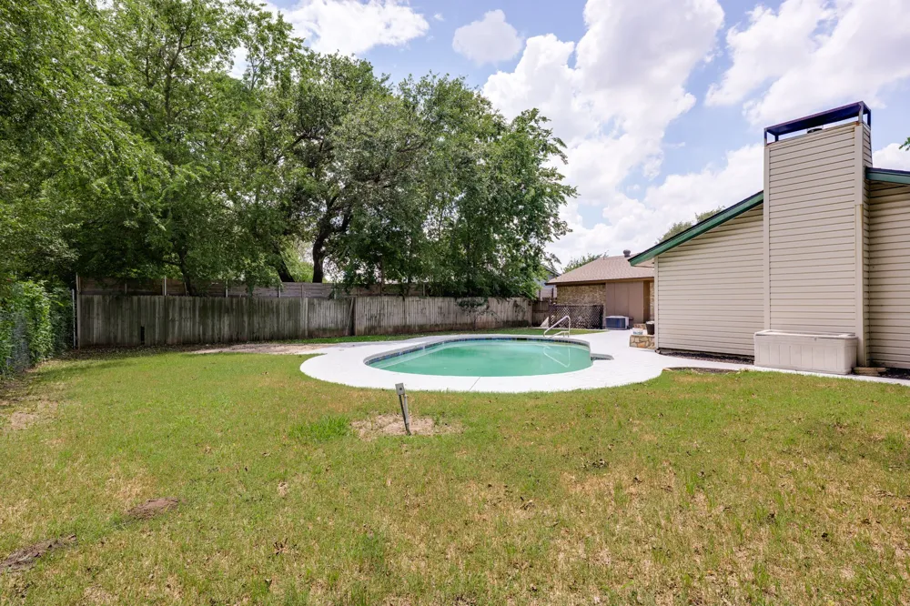 2518 Hightrail Drive Carrollton, TX 75006