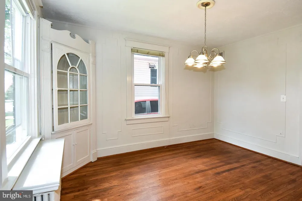 633 24TH STREET S Arlington, VA 22202