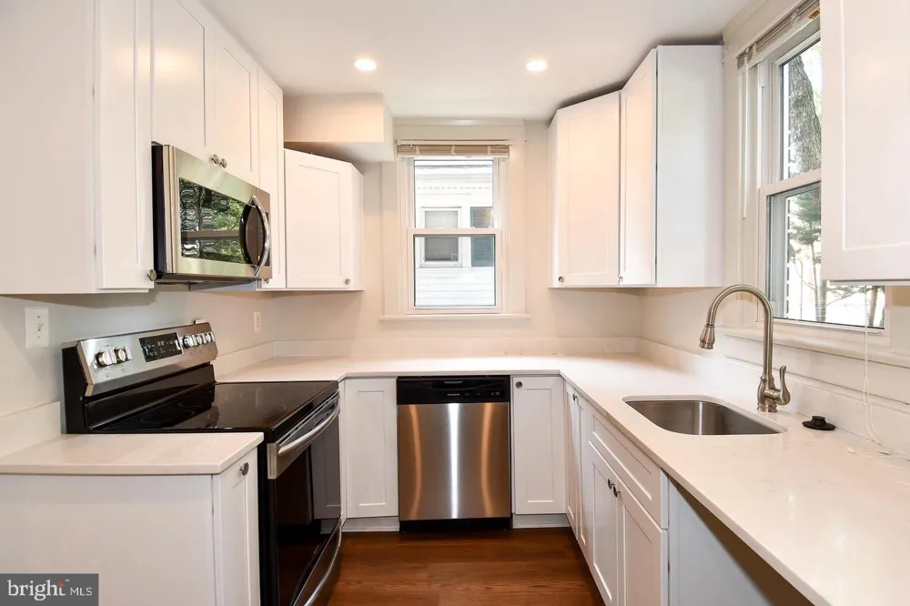 633 24TH STREET S Arlington, VA 22202