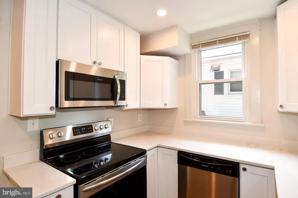 633 24TH STREET S Arlington, VA 22202