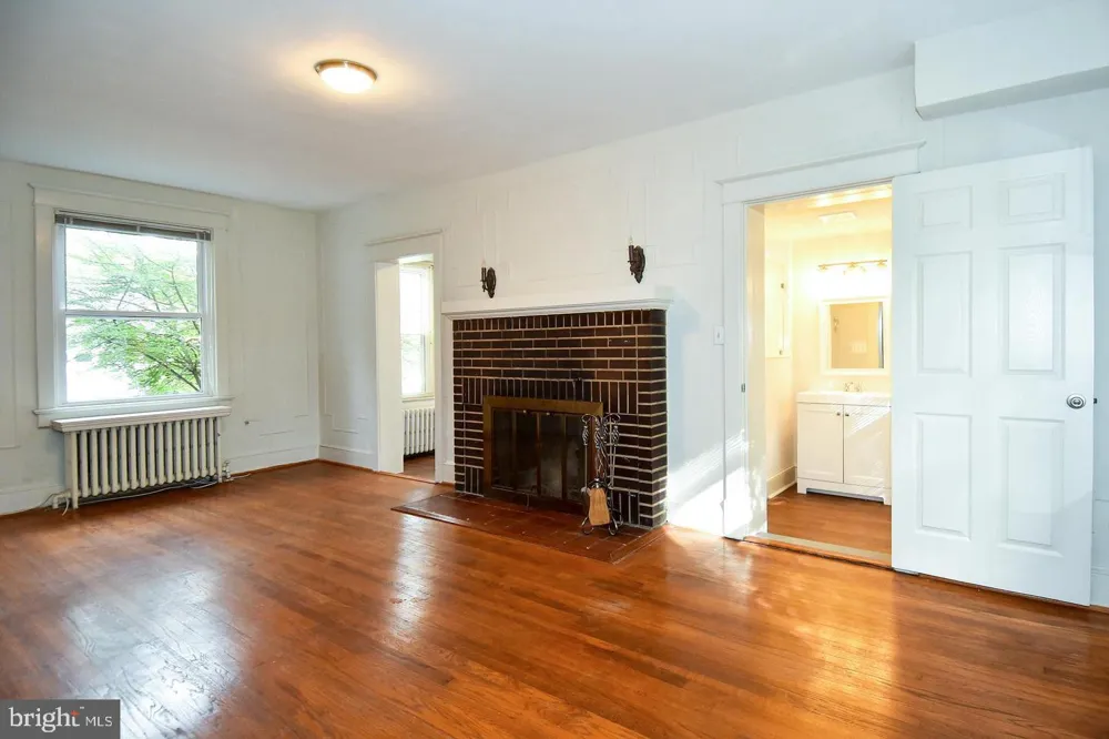 633 24TH STREET S Arlington, VA 22202