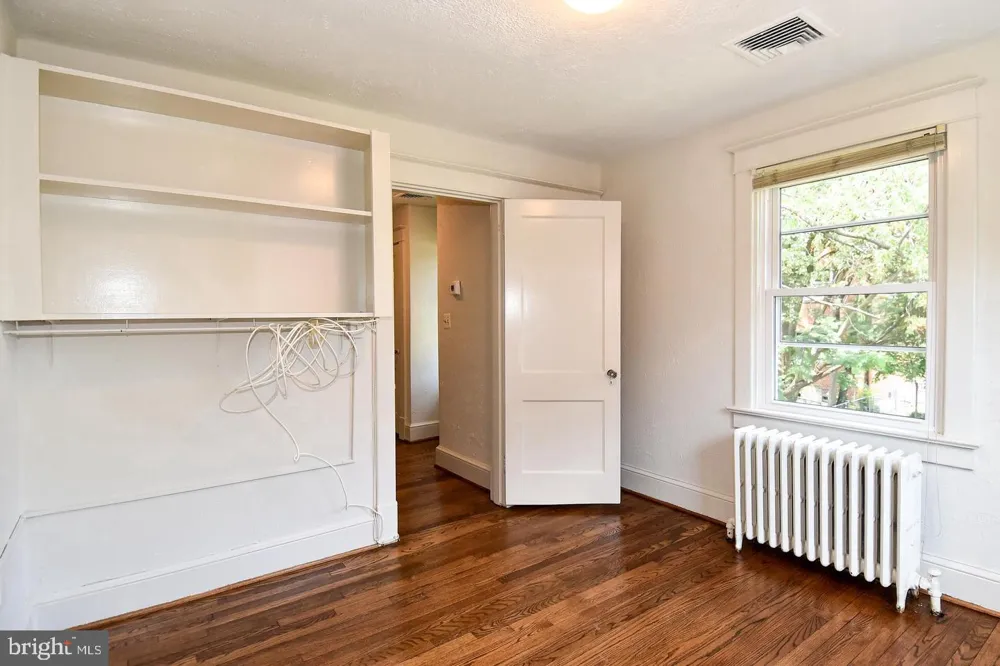633 24TH STREET S Arlington, VA 22202