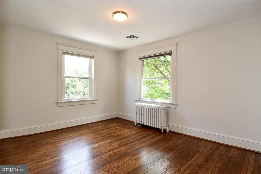 633 24TH STREET S Arlington, VA 22202