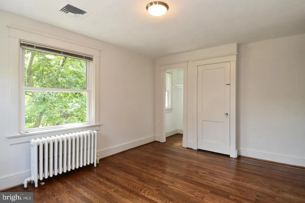 633 24TH STREET S Arlington, VA 22202