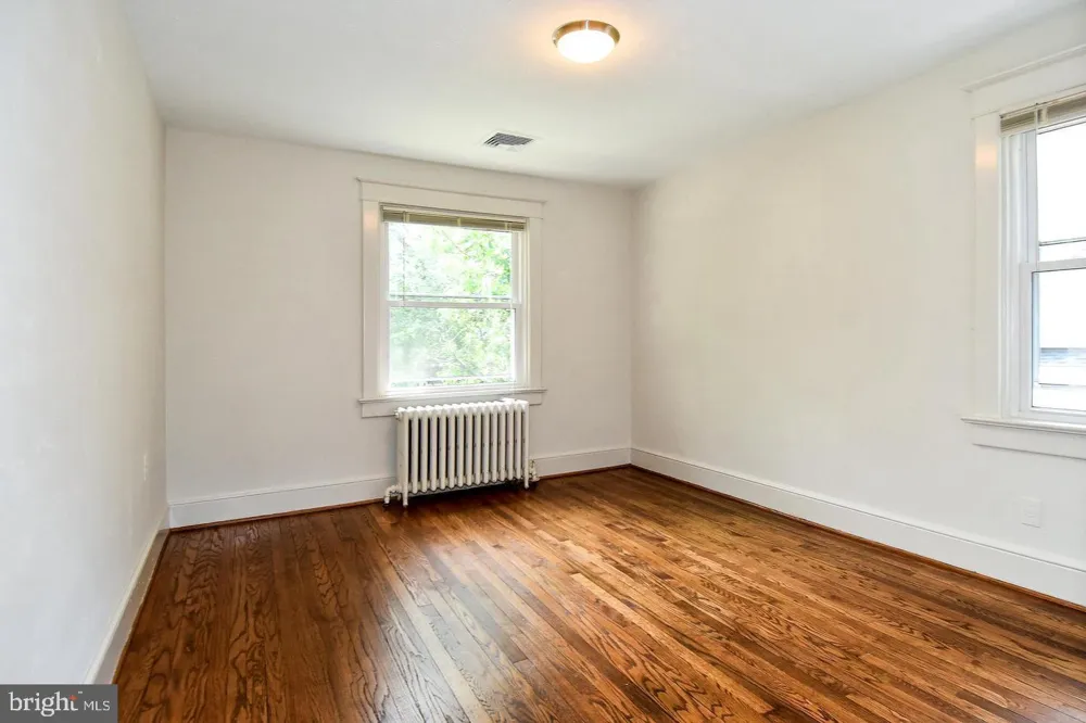 633 24TH STREET S Arlington, VA 22202