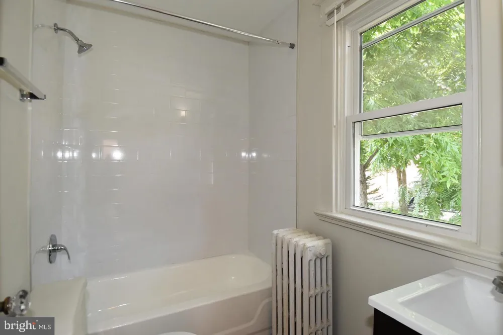 633 24TH STREET S Arlington, VA 22202