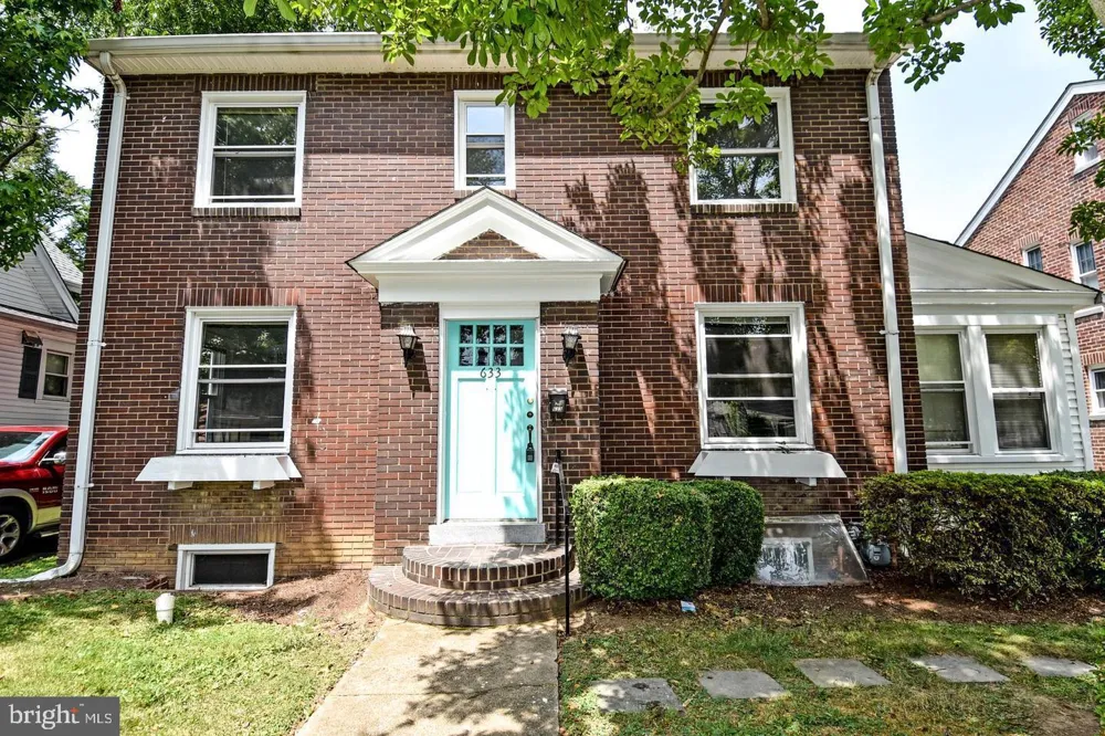 633 24TH STREET S Arlington, VA 22202