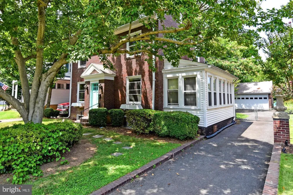 633 24TH STREET S Arlington, VA 22202
