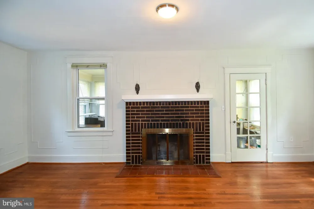 633 24TH STREET S Arlington, VA 22202