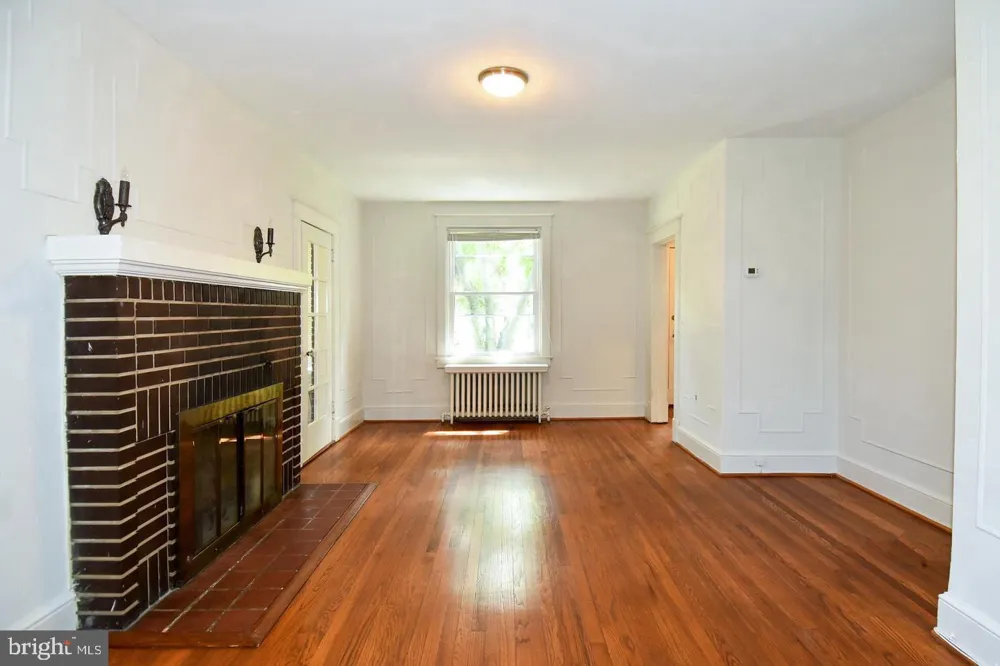 633 24TH STREET S Arlington, VA 22202