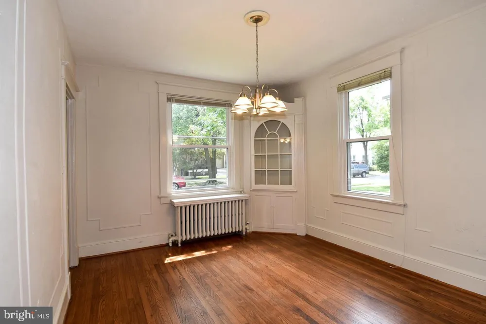 633 24TH STREET S Arlington, VA 22202