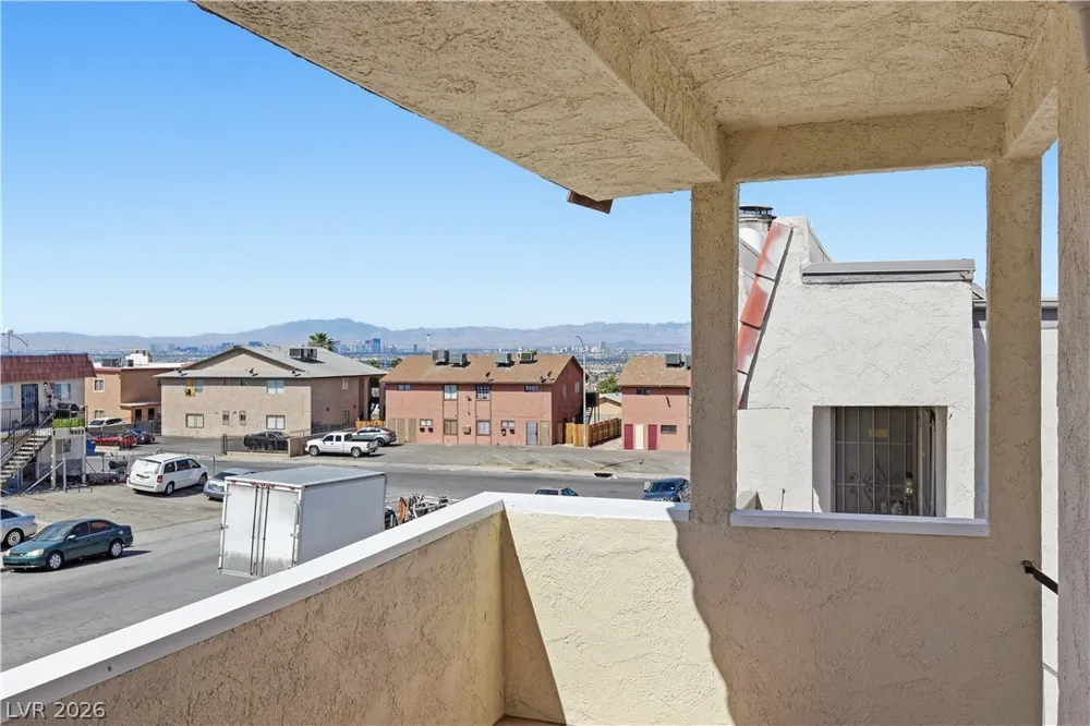 6952 Issac Avenue Las Vegas, NV 89156