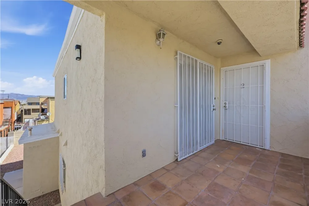 6952 Issac Avenue Las Vegas, NV 89156