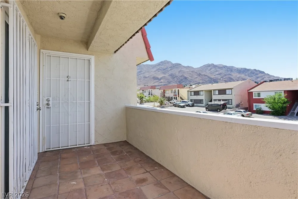 6952 Issac Avenue Las Vegas, NV 89156