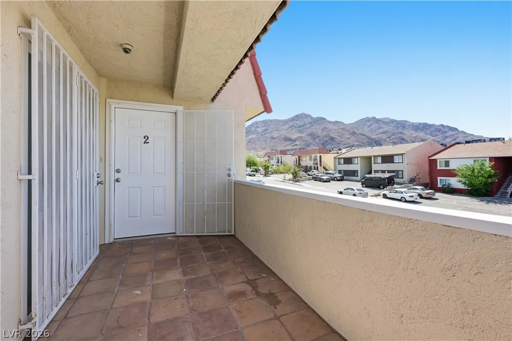 6952 Issac Avenue Las Vegas, NV 89156