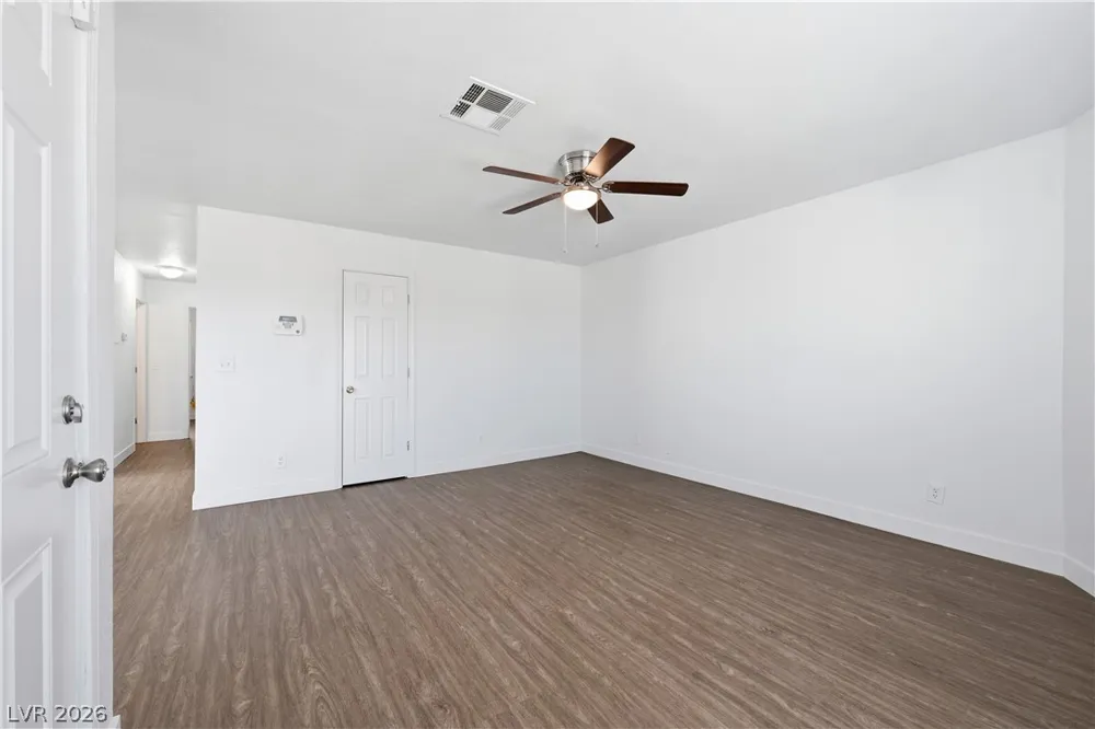 6952 Issac Avenue Las Vegas, NV 89156