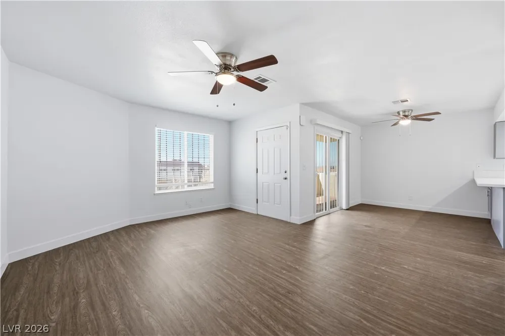 6952 Issac Avenue Las Vegas, NV 89156