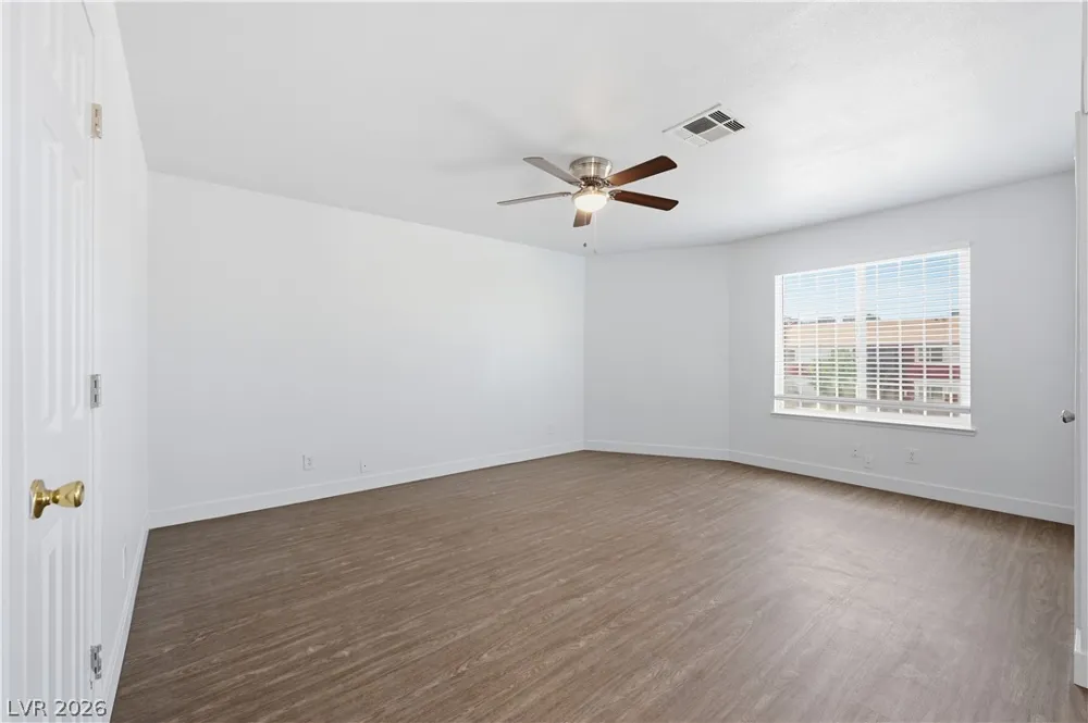 6952 Issac Avenue Las Vegas, NV 89156