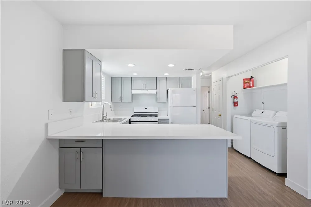 6952 Issac Avenue Las Vegas, NV 89156