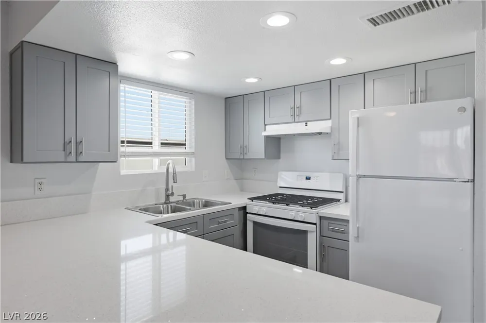 6952 Issac Avenue Las Vegas, NV 89156