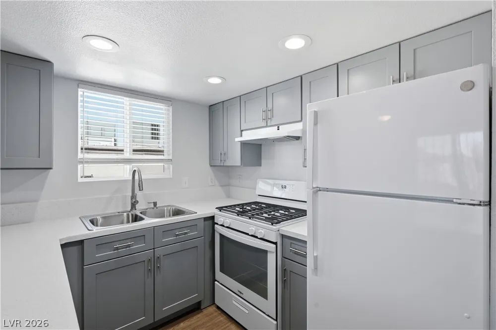 6952 Issac Avenue Las Vegas, NV 89156