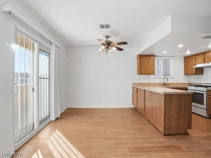 6952 Issac Avenue Las Vegas, NV 89156