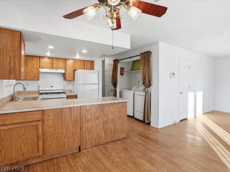 6952 Issac Avenue Las Vegas, NV 89156