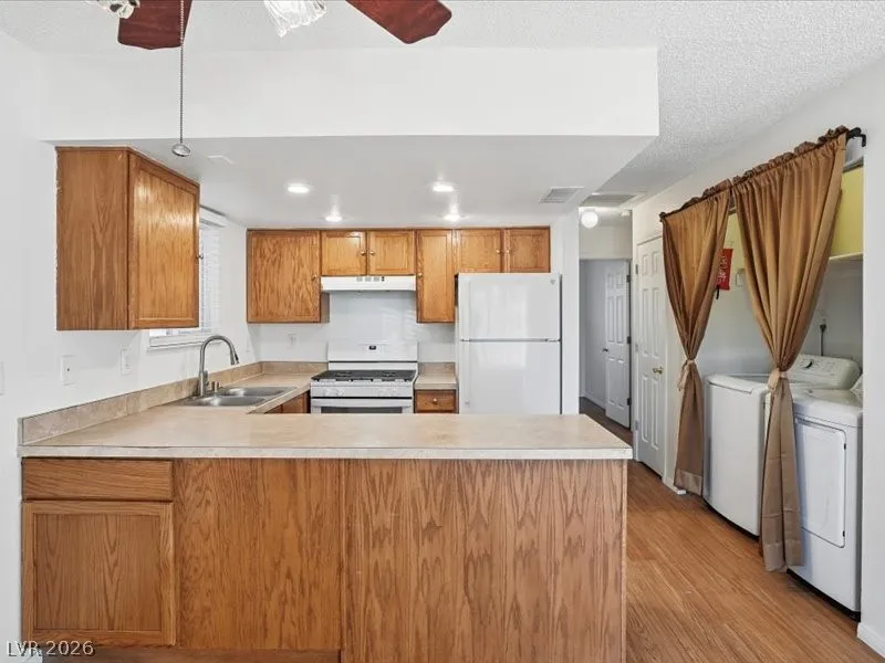 6952 Issac Avenue Las Vegas, NV 89156
