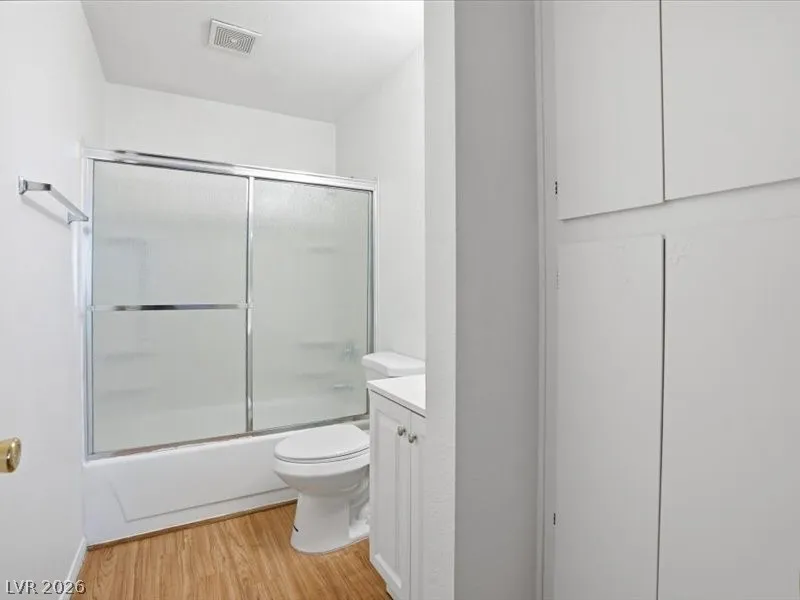 6952 Issac Avenue Las Vegas, NV 89156