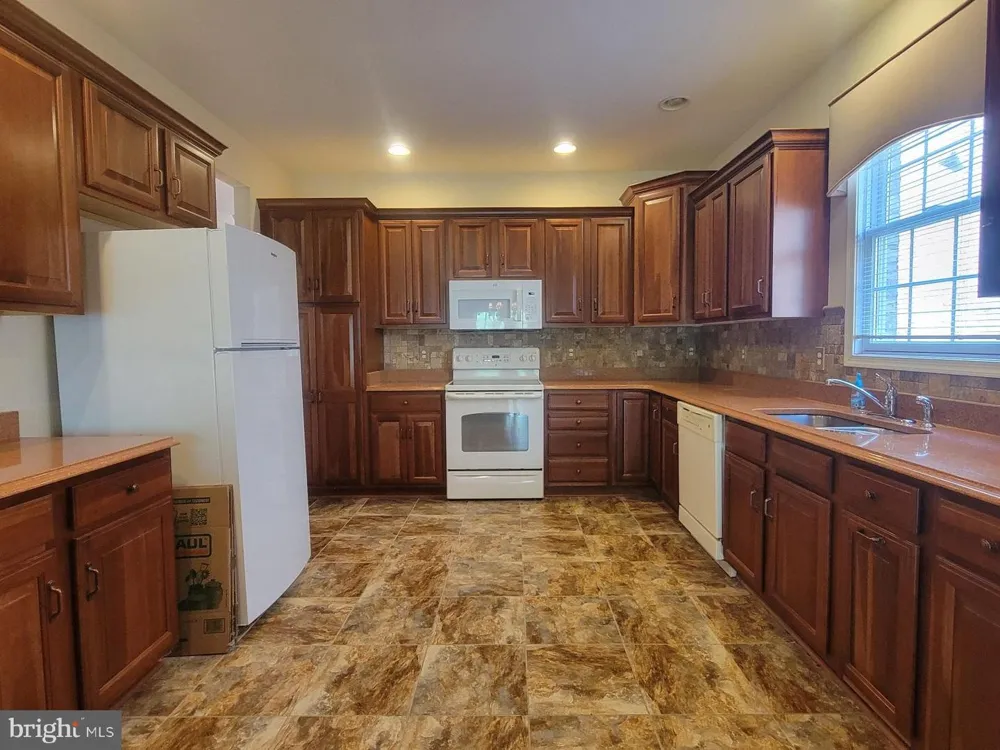 1852 MERIDIAN DRIVE Hagerstown, MD 21742