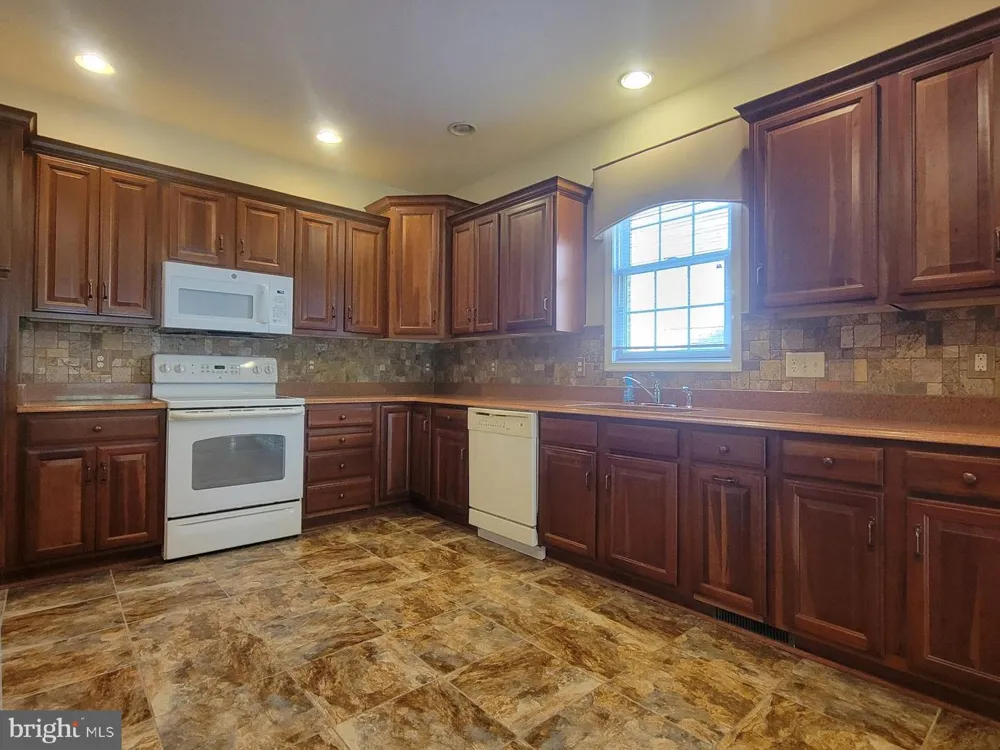 1852 MERIDIAN DRIVE Hagerstown, MD 21742