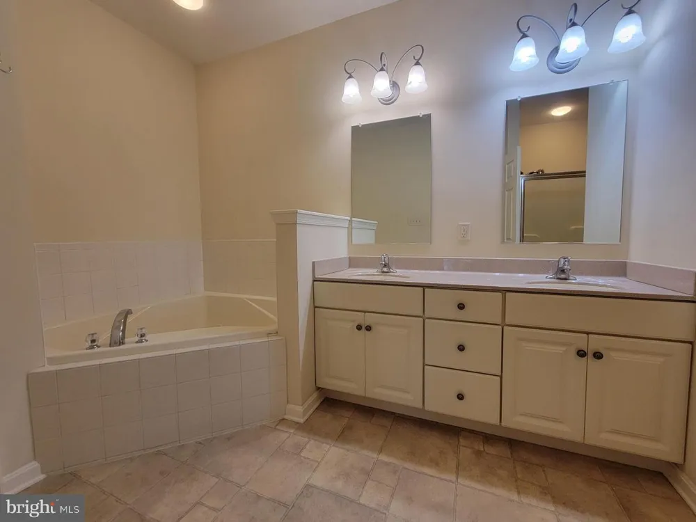 1852 MERIDIAN DRIVE Hagerstown, MD 21742